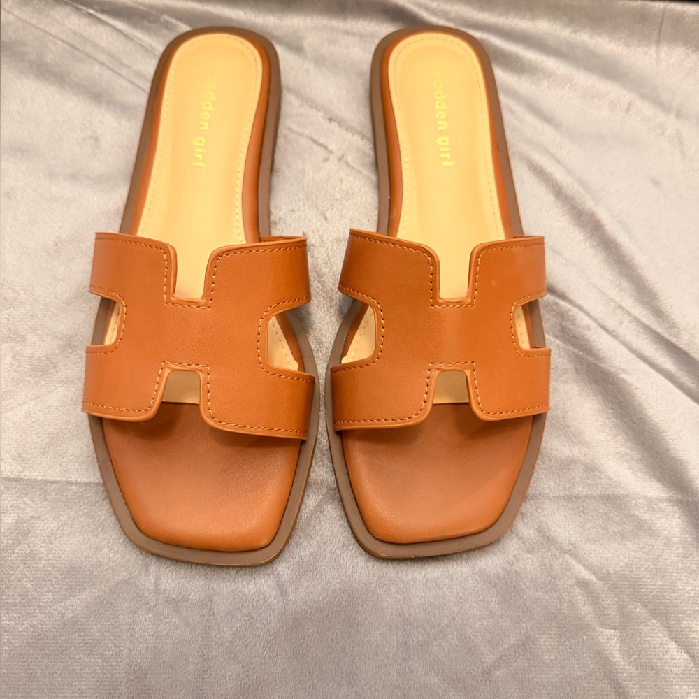 Madden Girl H-Band Flat Slides | Cognac | Size 8.5